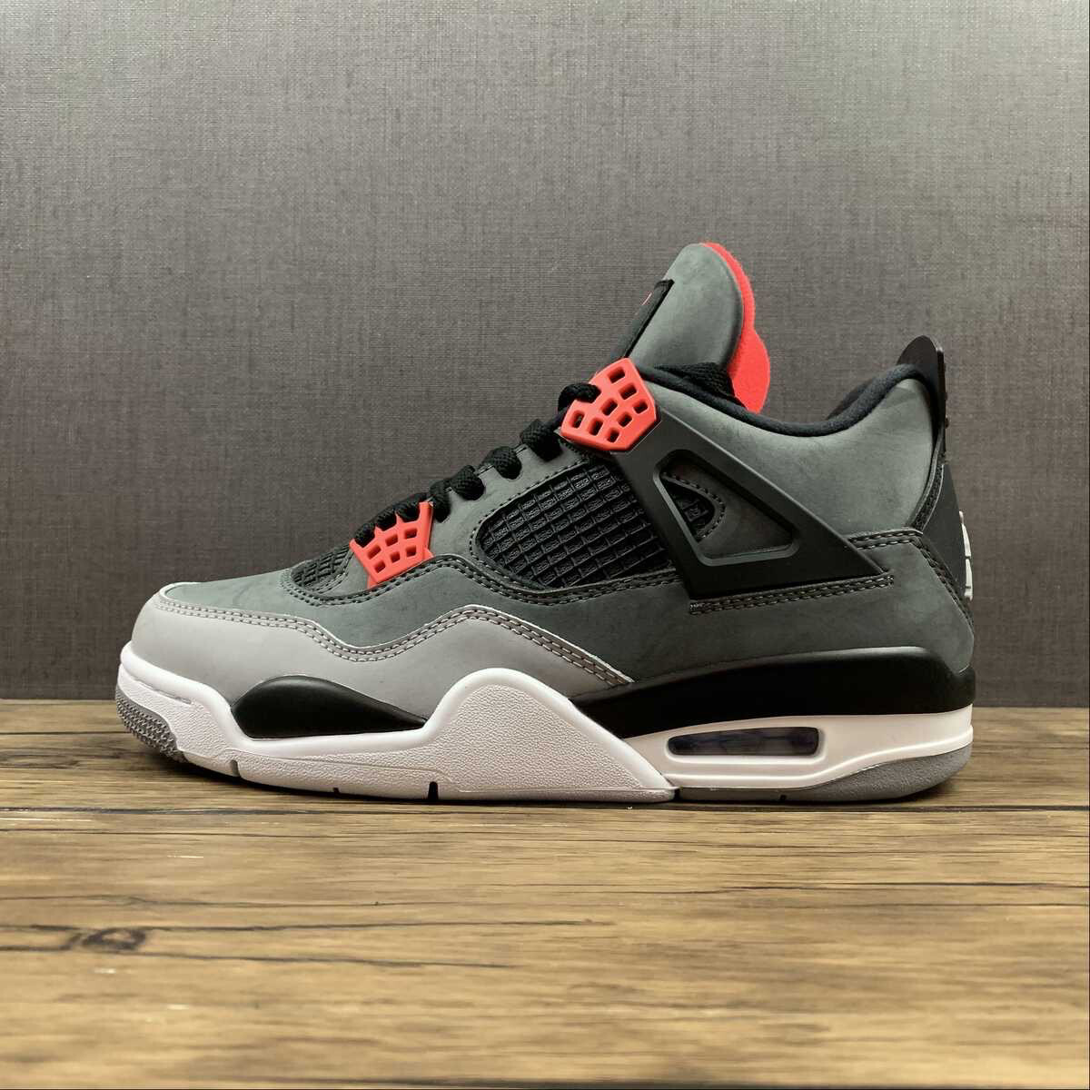 Air Jordan Retro 4 “Infrared”