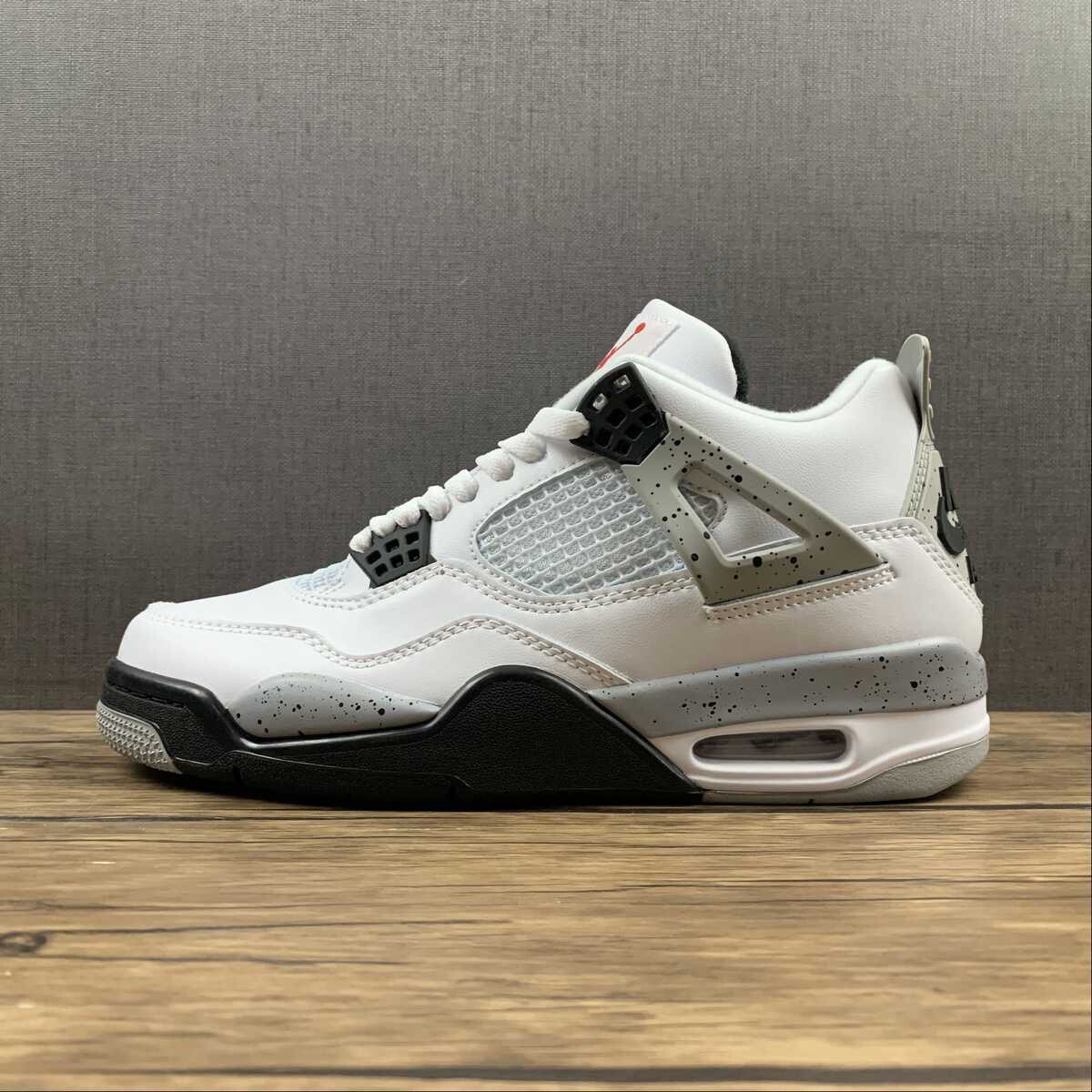 Air Jordan Retro 4