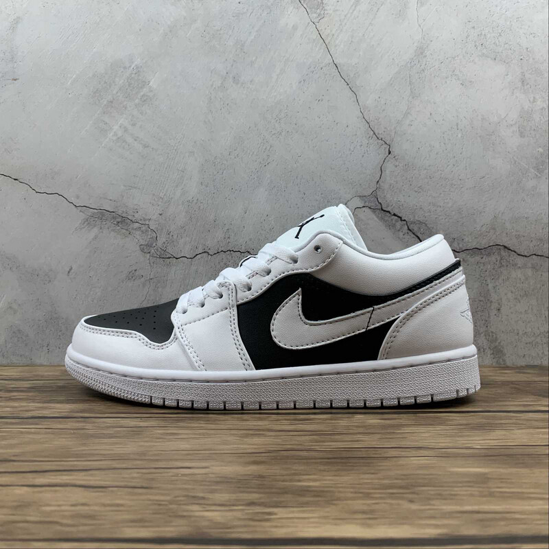 Air Jordan Retro 1 White/Black