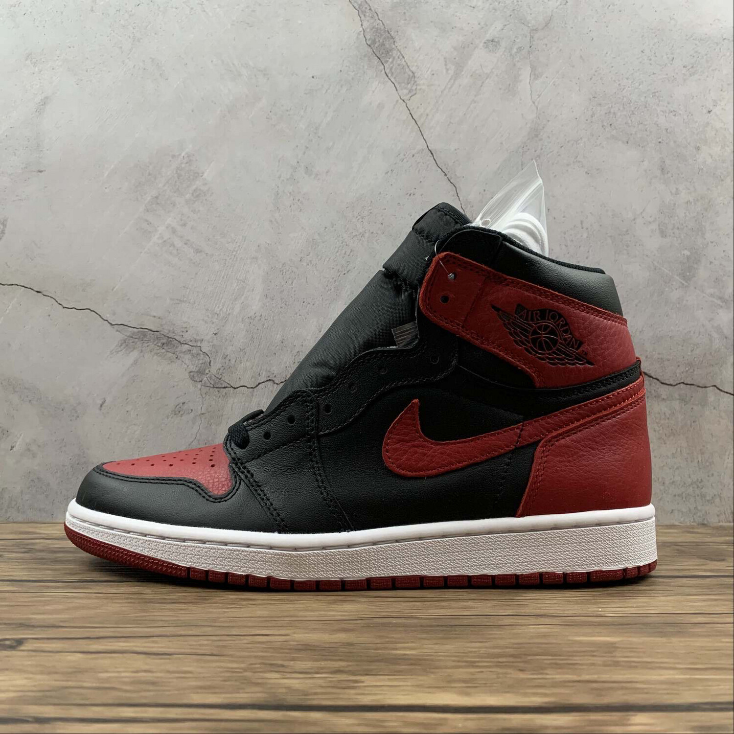Air Jordan Retro 1 Mid Black/Red