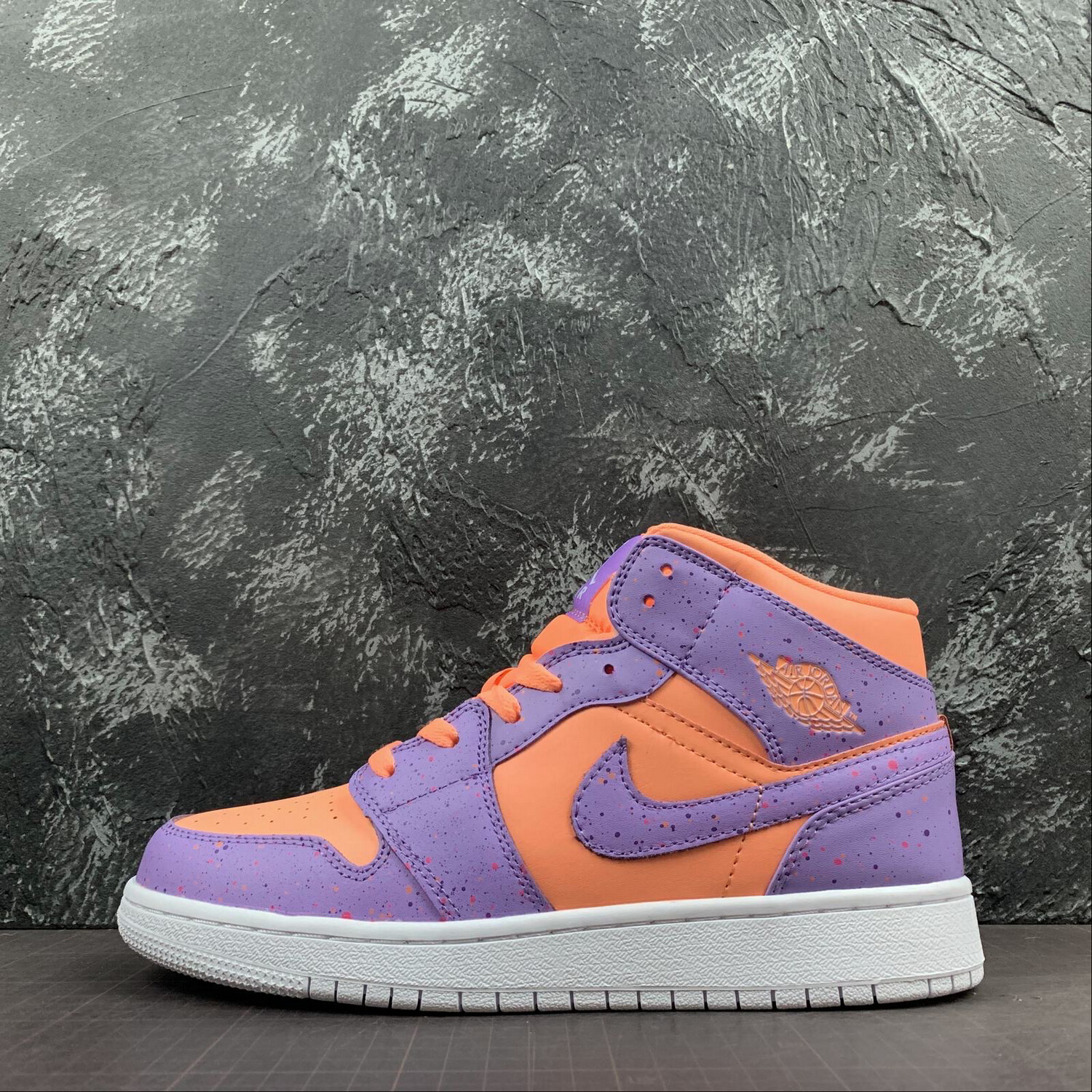 Air Jordan Retro 1 Violet/Orange