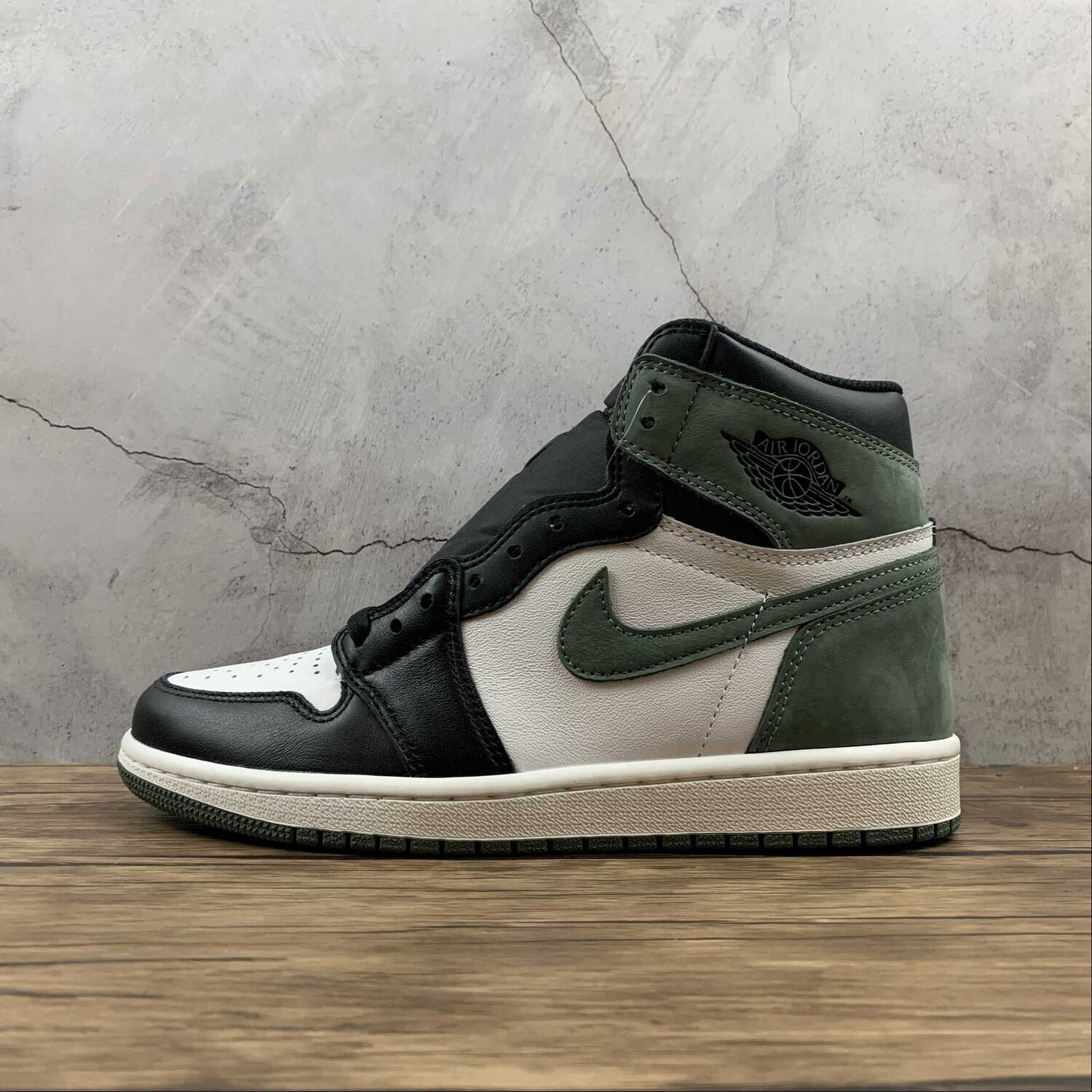 Air Jordan Retro 1 Mid White/Dark Green/Black