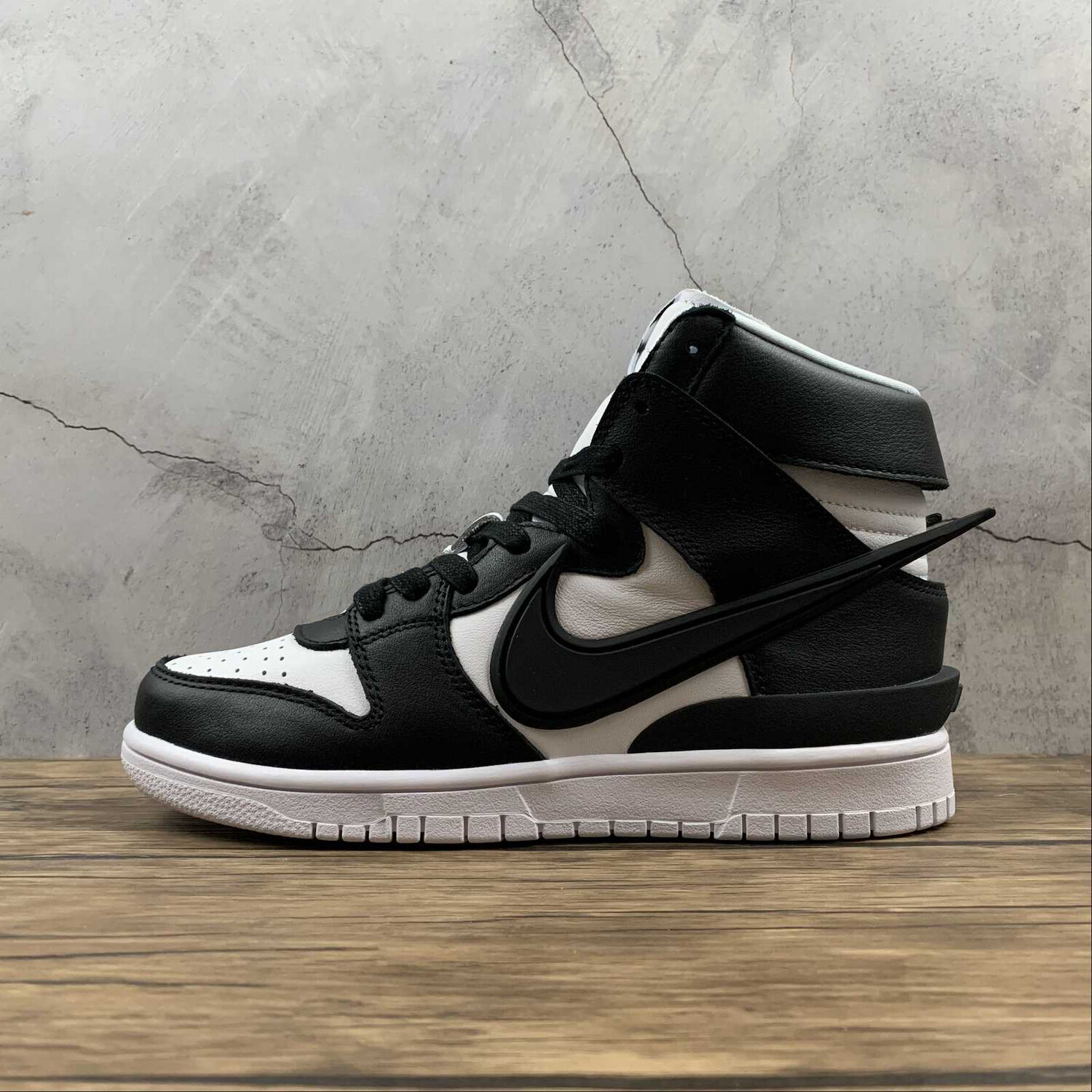SB Dunk High Black/White