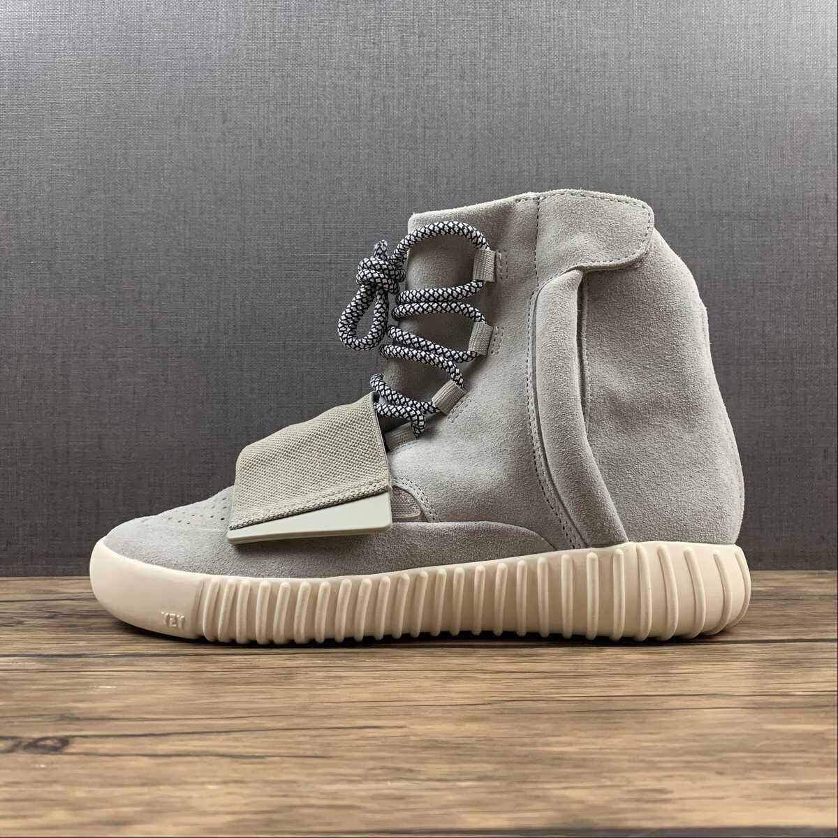 Adidas Yeezy 750 Boost 