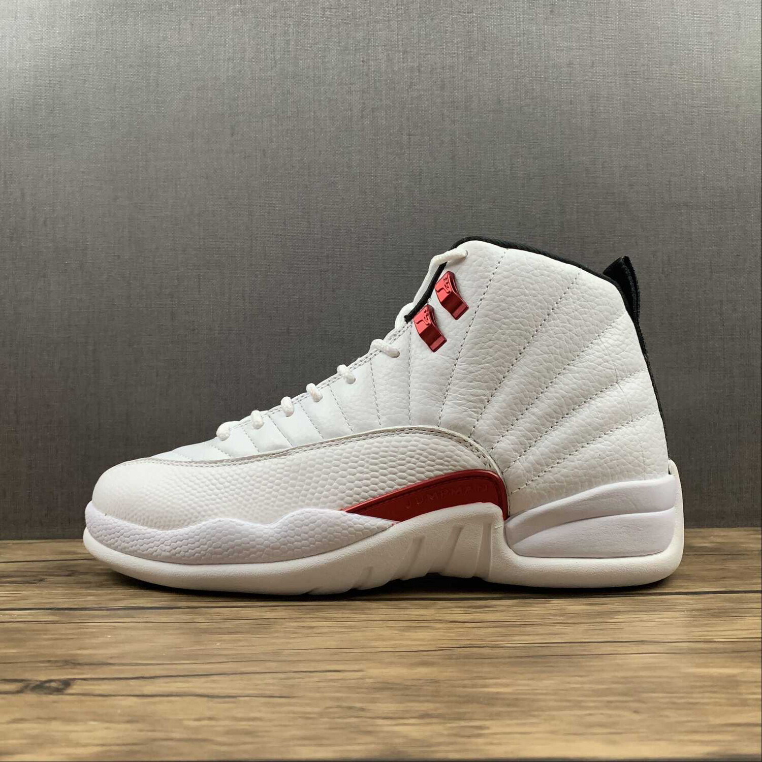 Air Jordan Retro 12