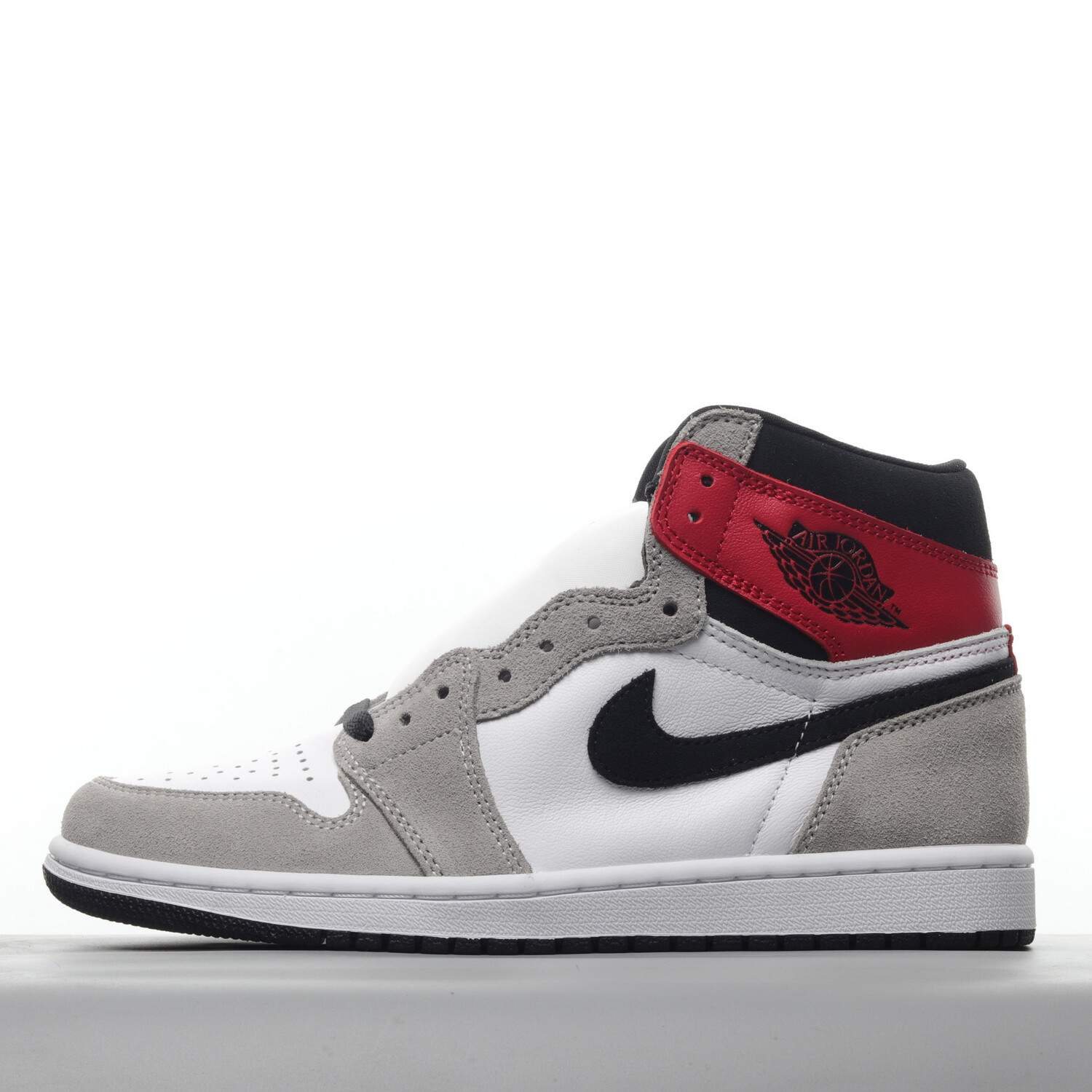 Air Jordan Retro 1 Light Smoke Grey
