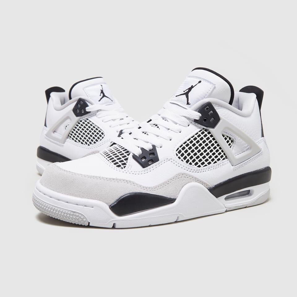 Jordan Retro 4 “Military Black”