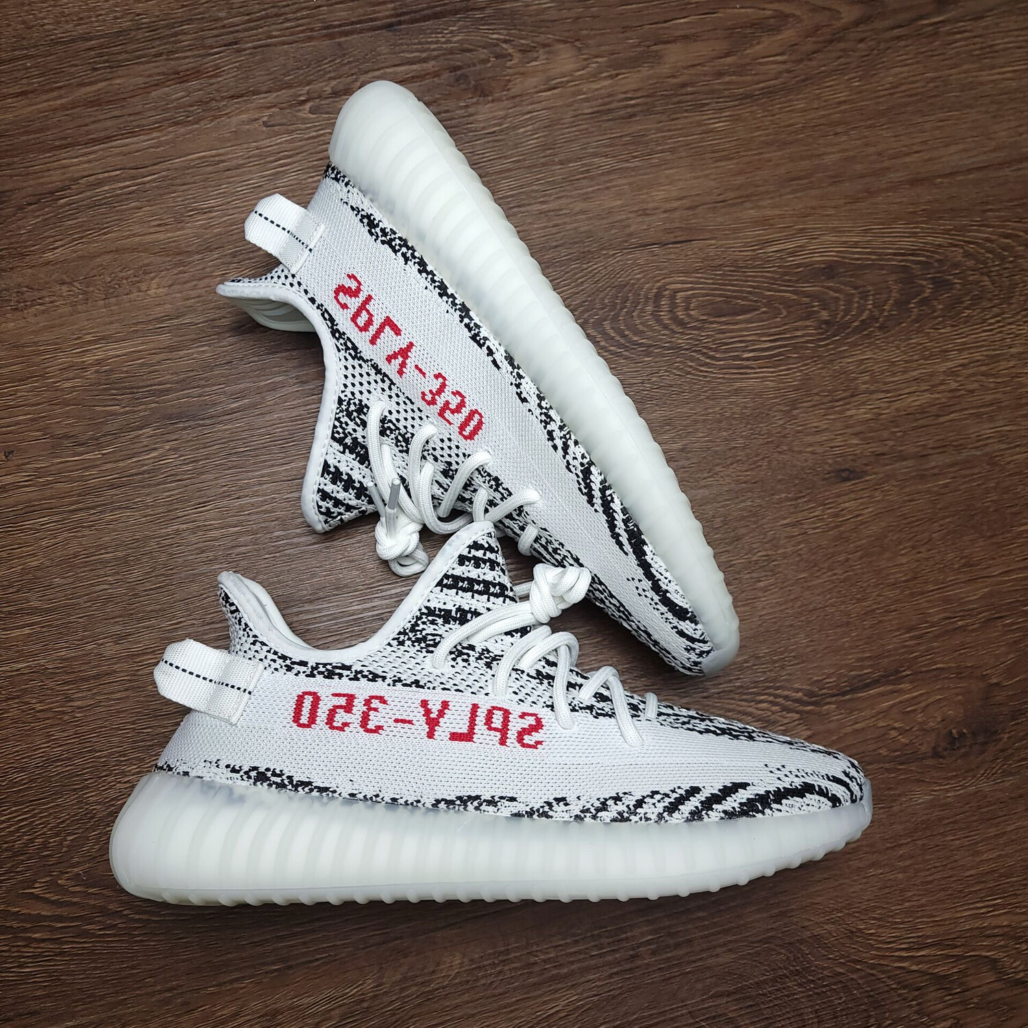 Adidas Yeezy 350 V2 Zebra