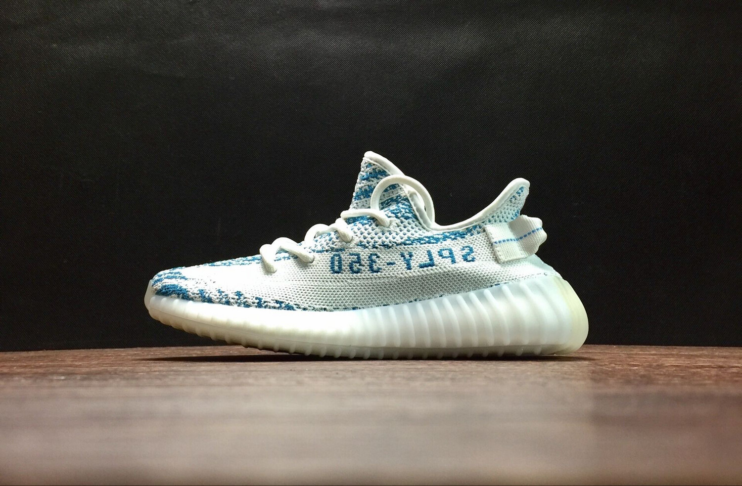 Yeezy 350 Boost V2