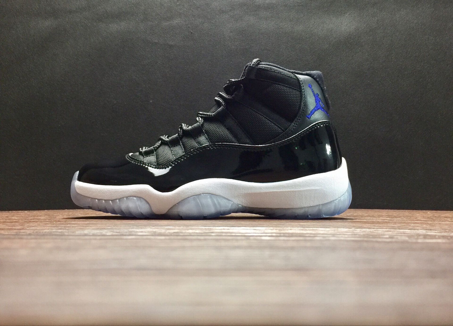 Air Jordan Retro 11 “Space Jam”