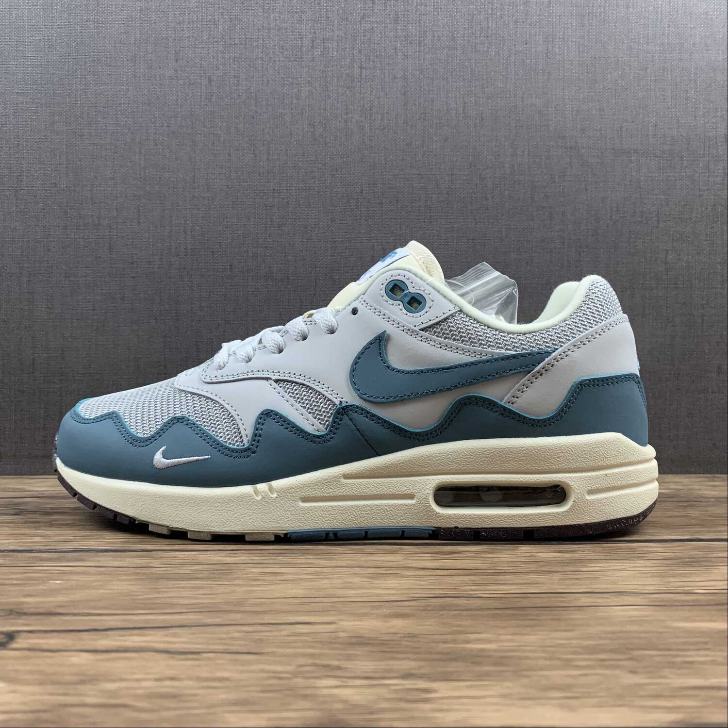 Air Max 1 “Patta Waves”