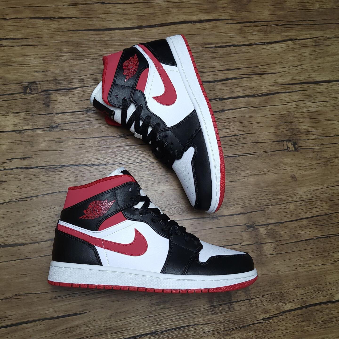 Air Jordan Retro 1