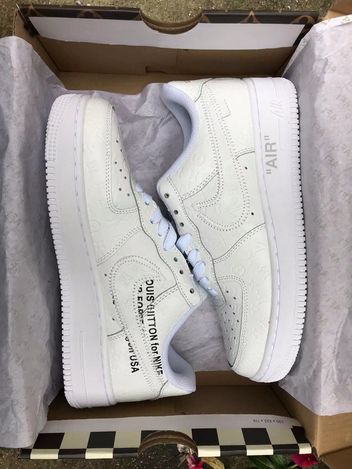 Nike Air Force LV