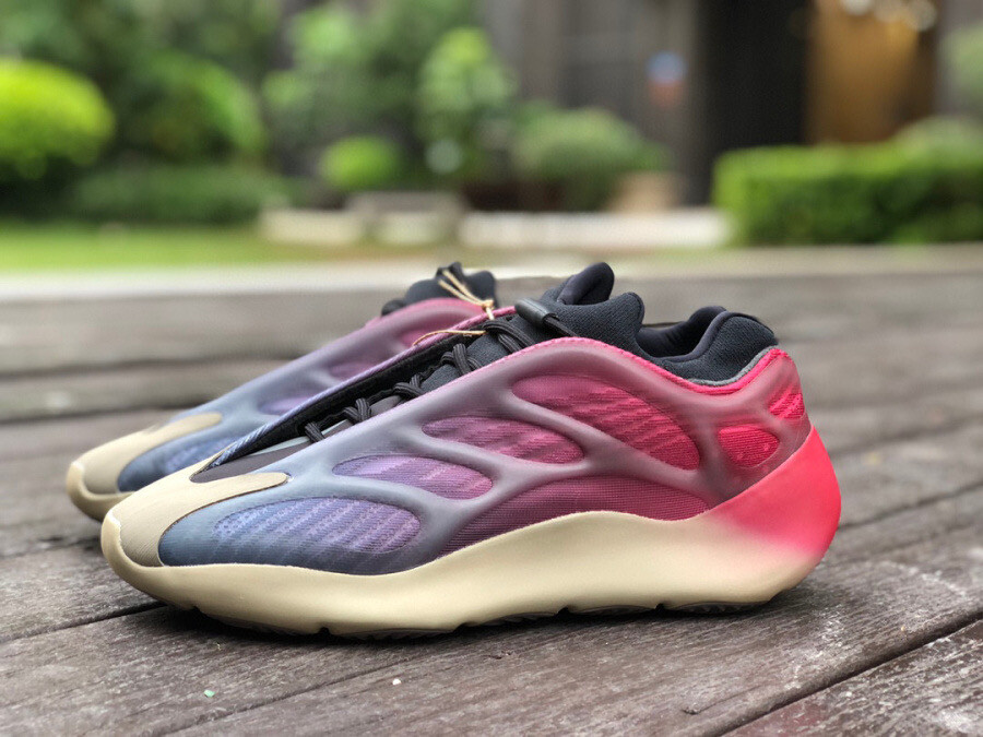 Yeezy 700 v3