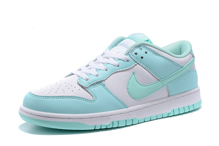 SB Dunk Low