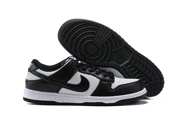 SB Dunk Low “Panda”