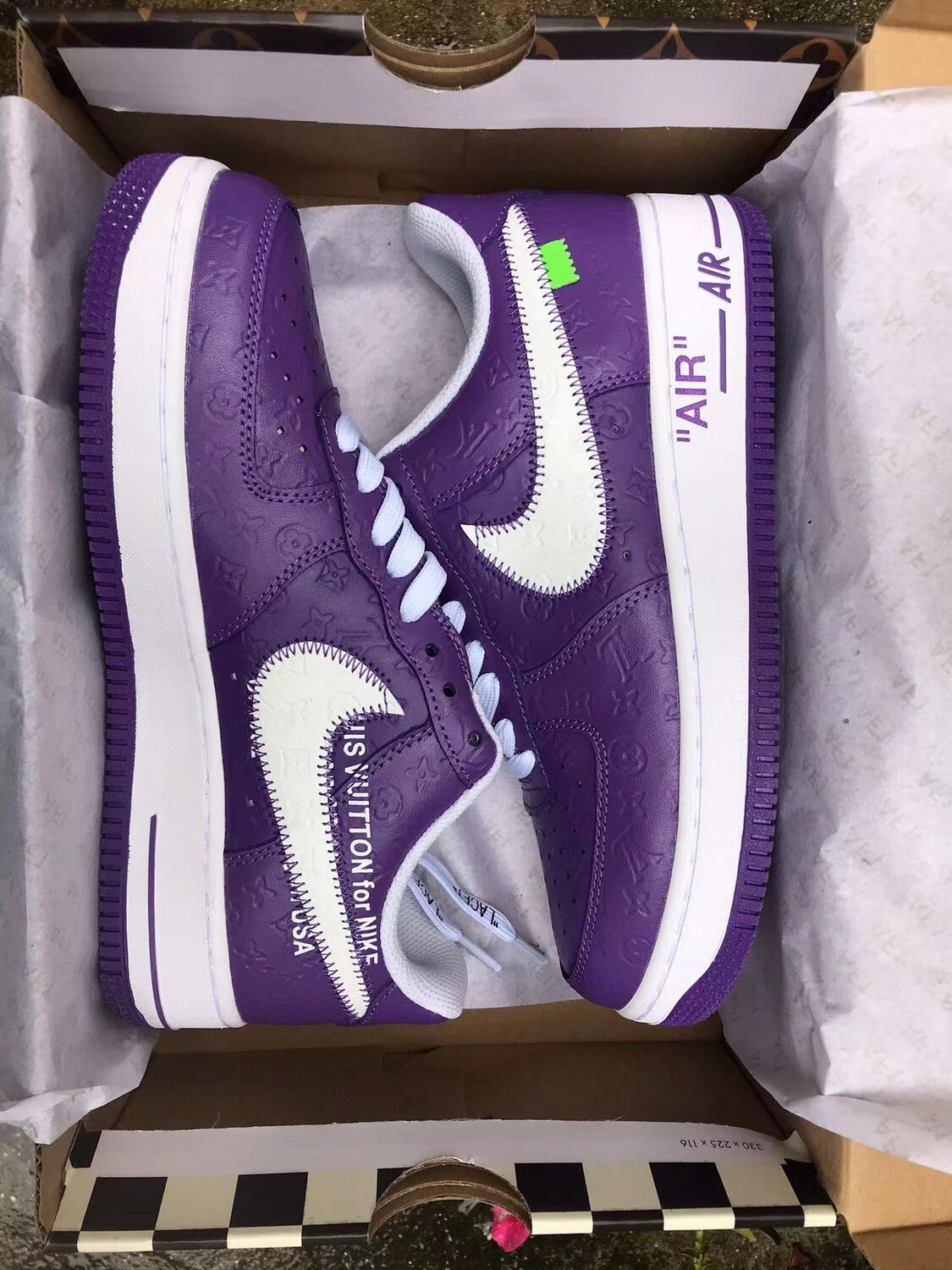 Nike Air Force LV
