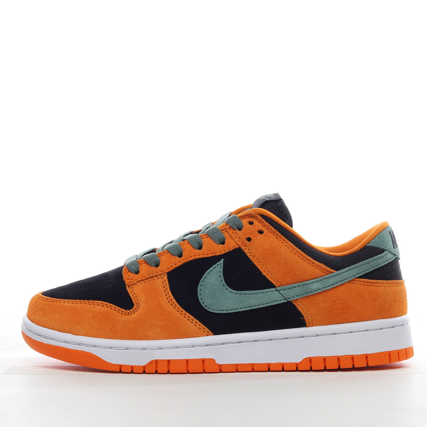 SB Dunk Low