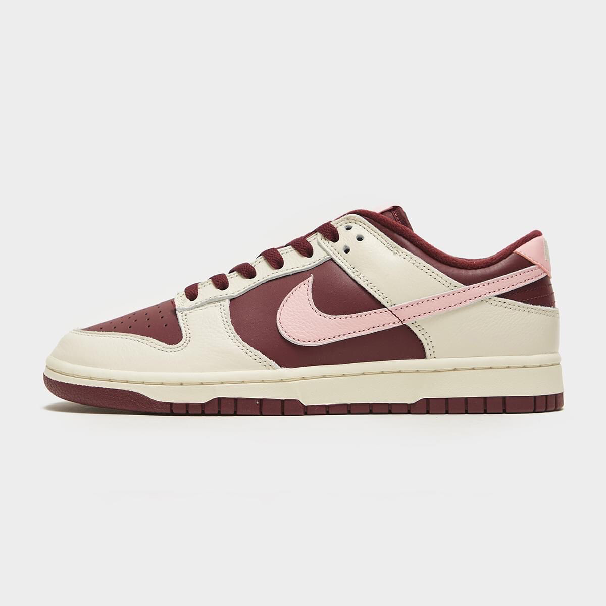SB Dunk Low “ Valentine Day”