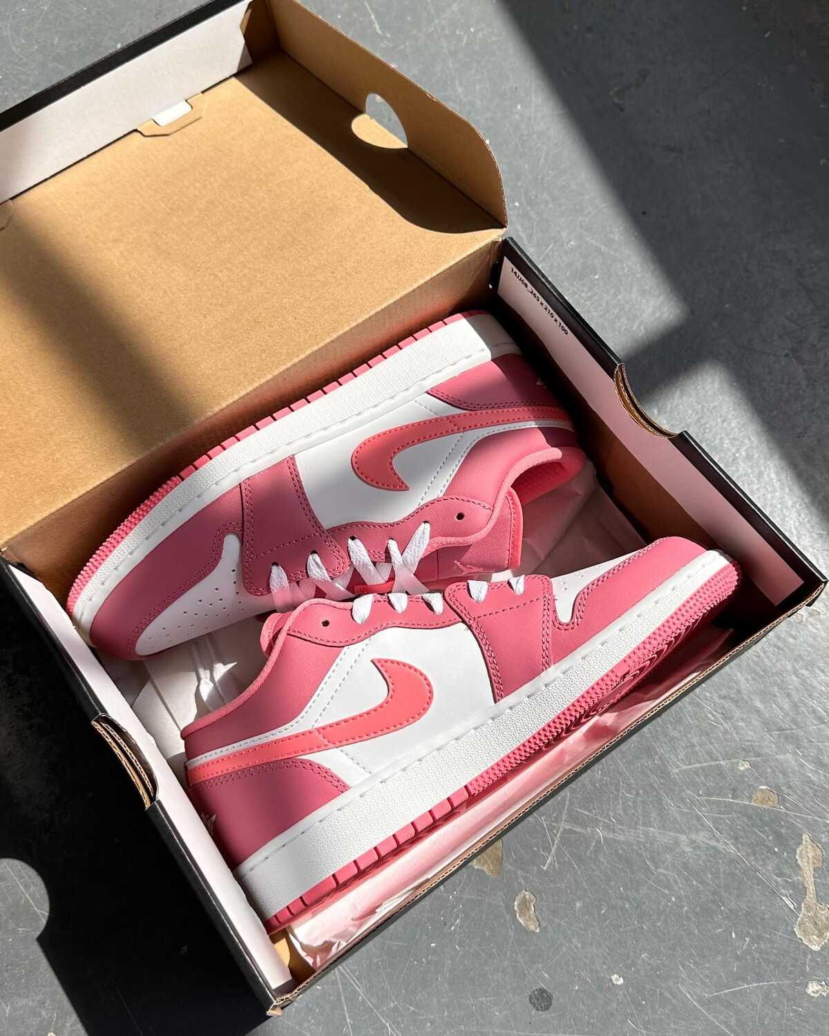 Air Jordan Retro 1 Low “ Desert Berry”