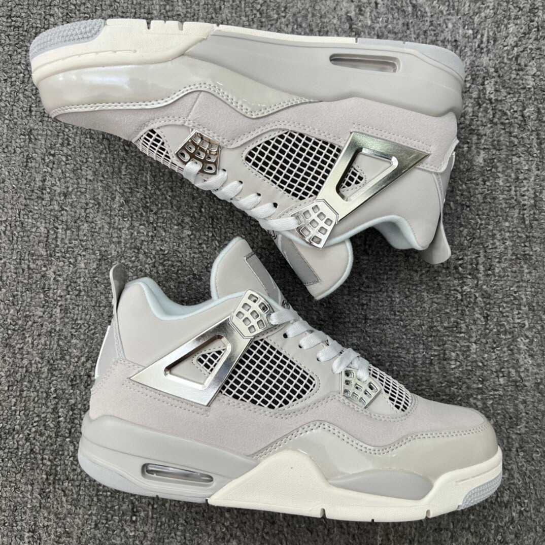 Jordan Retro 4 “Frozen Moments”