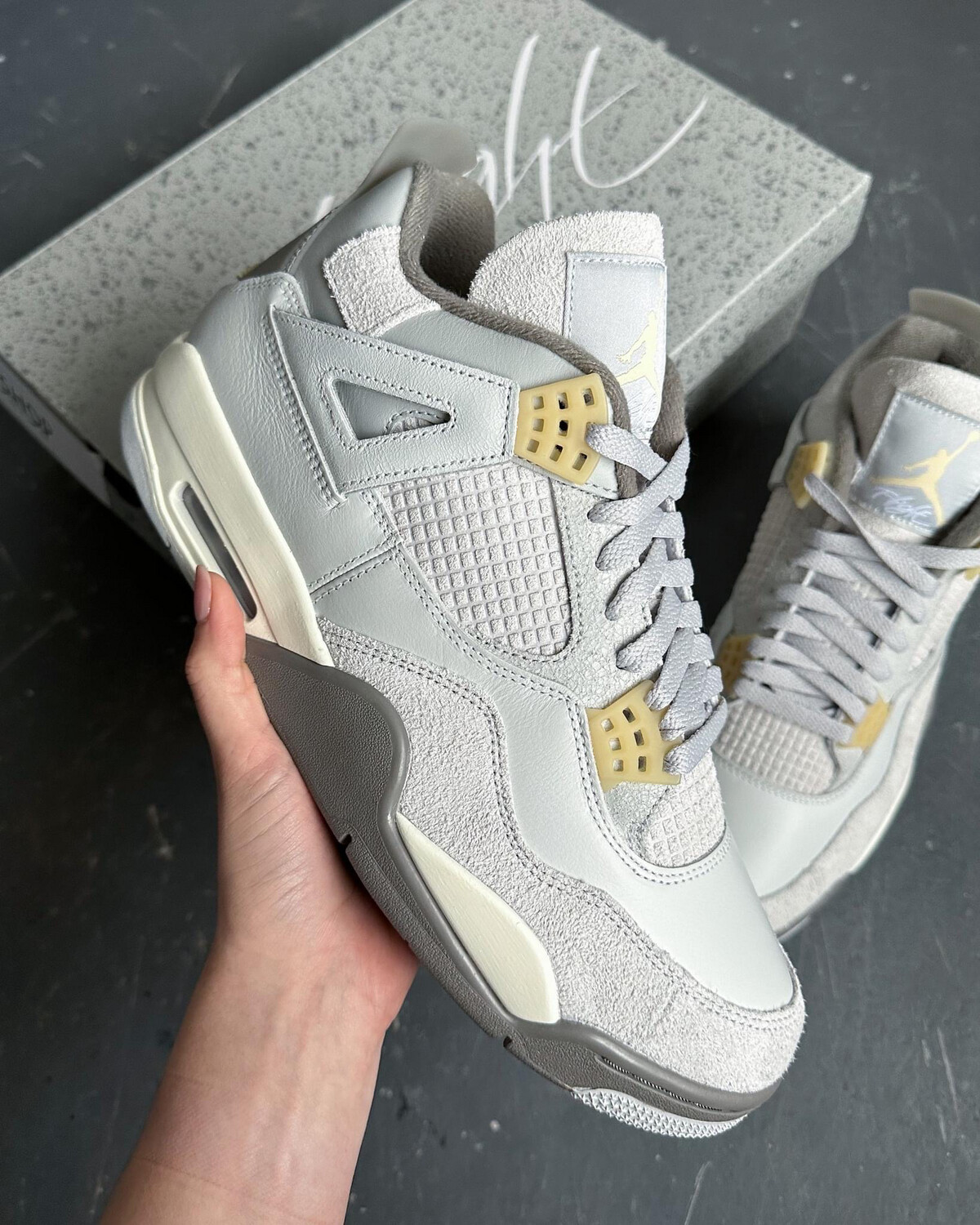 Jordan Retro 4 “Craft Photon Dust”