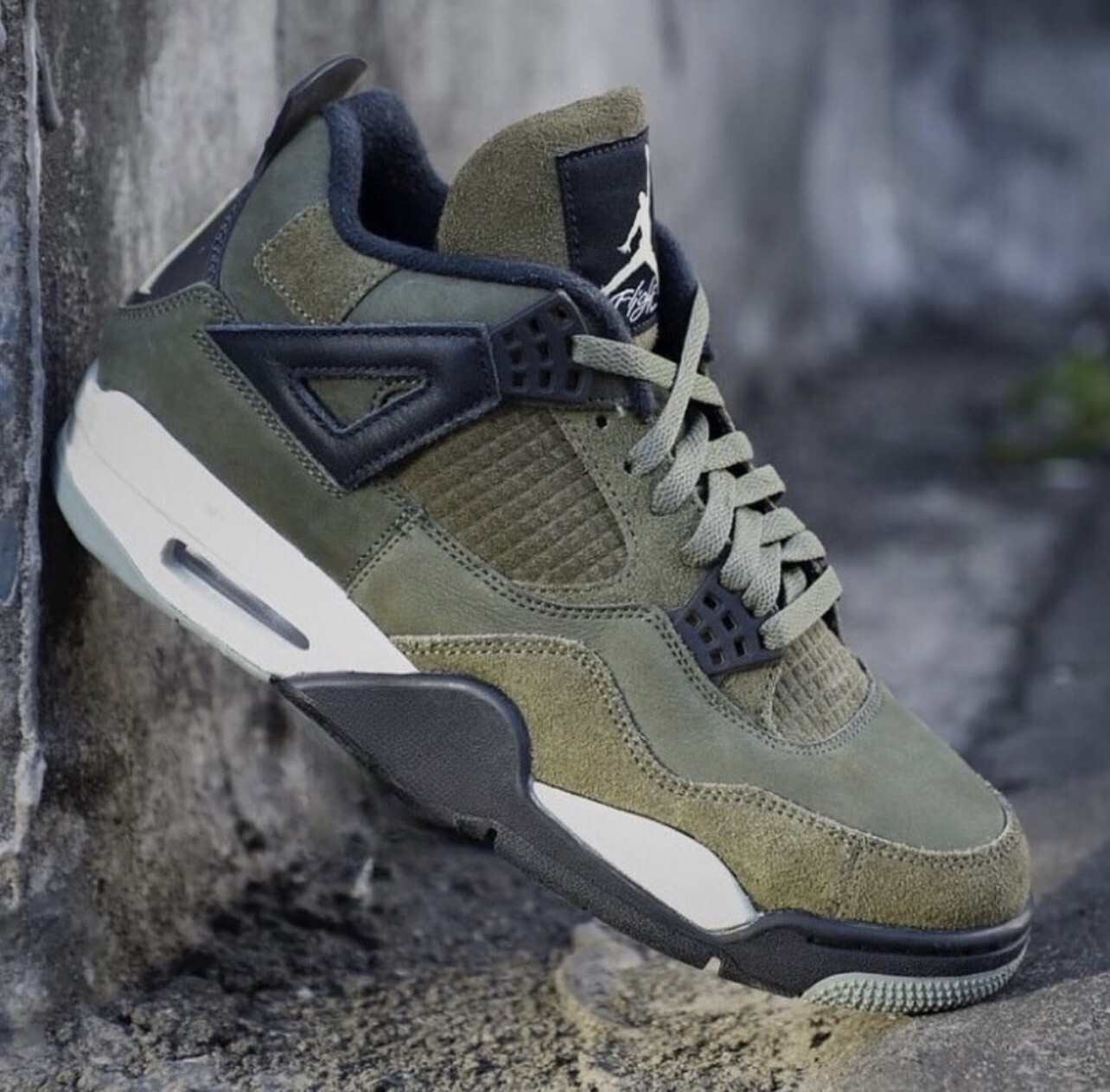 Jordan Retro 4 “Craft Olive”