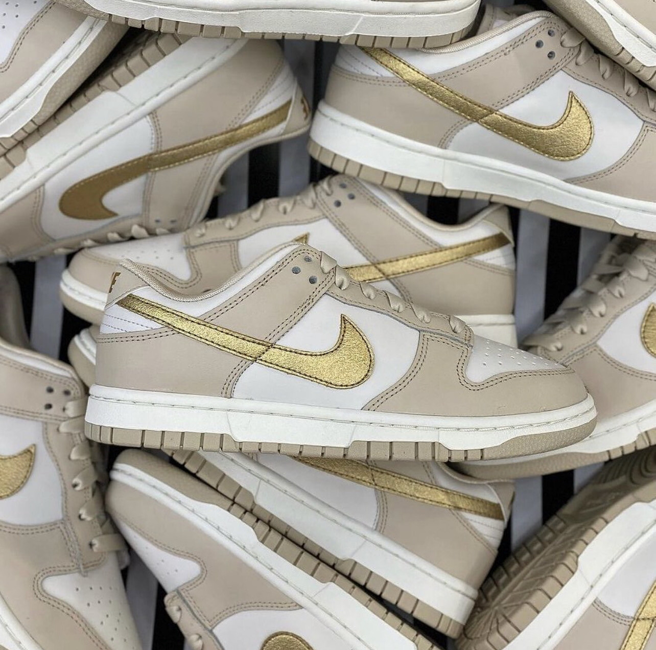 Sb Dunk Low &#39;Gold&#39;
