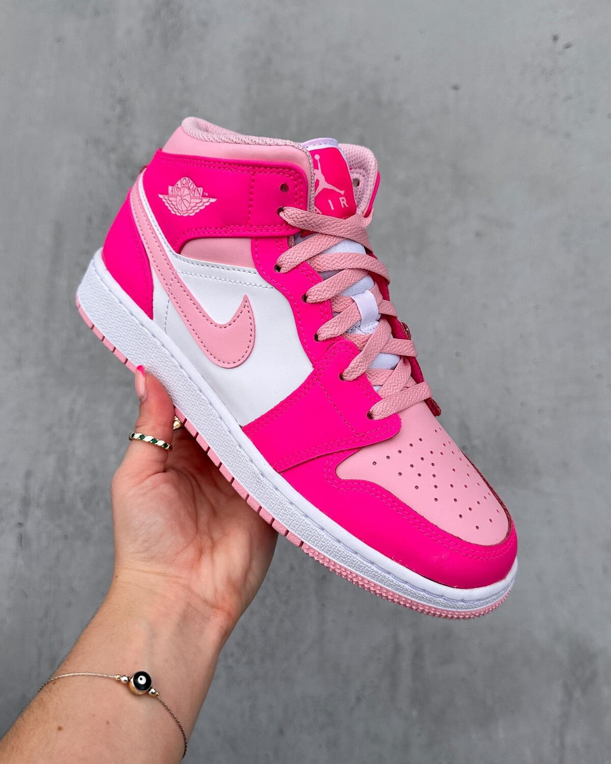 Air Jordan Retro 1 Mid “ Fierce Pink”