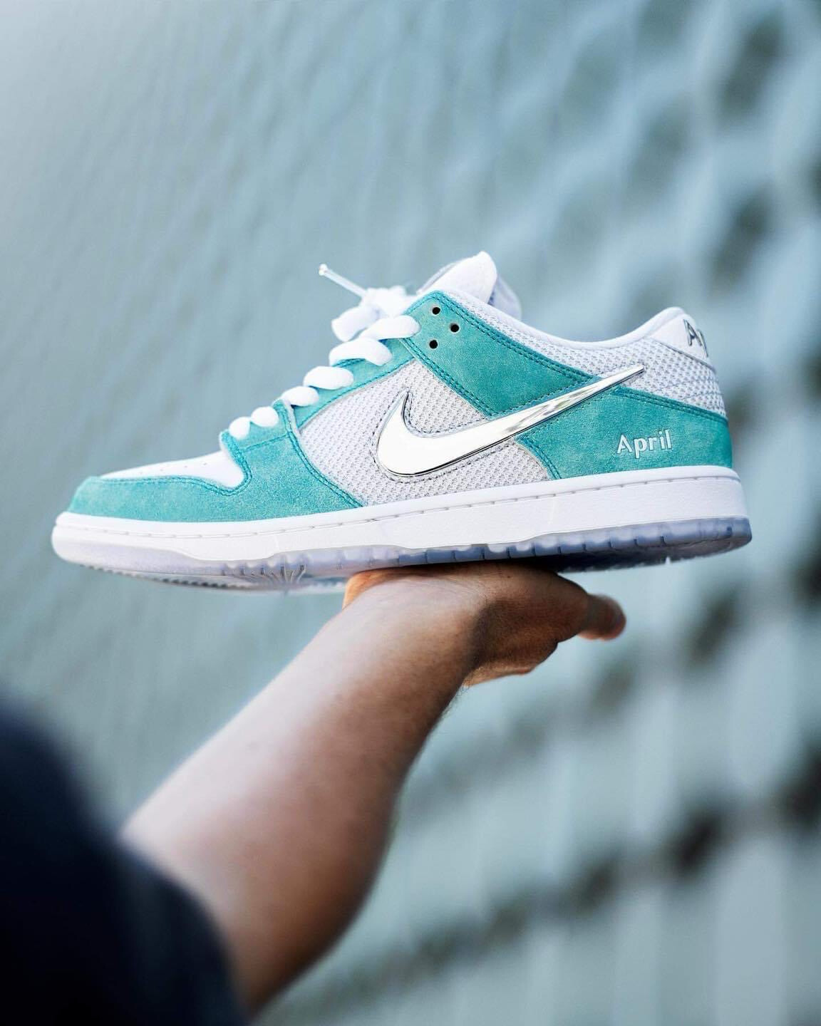 Dunk Low “ April”
