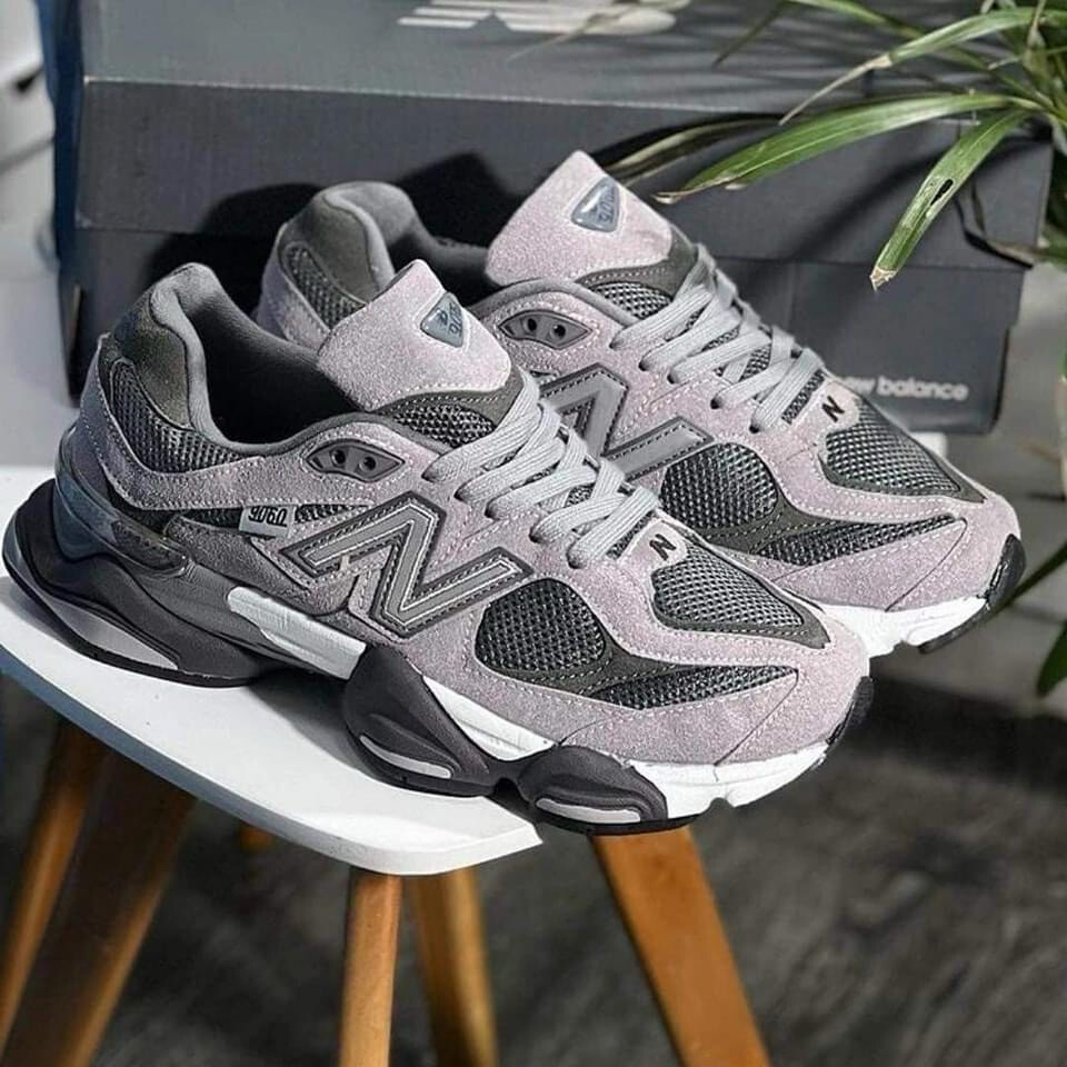 9060 “Grey Black”