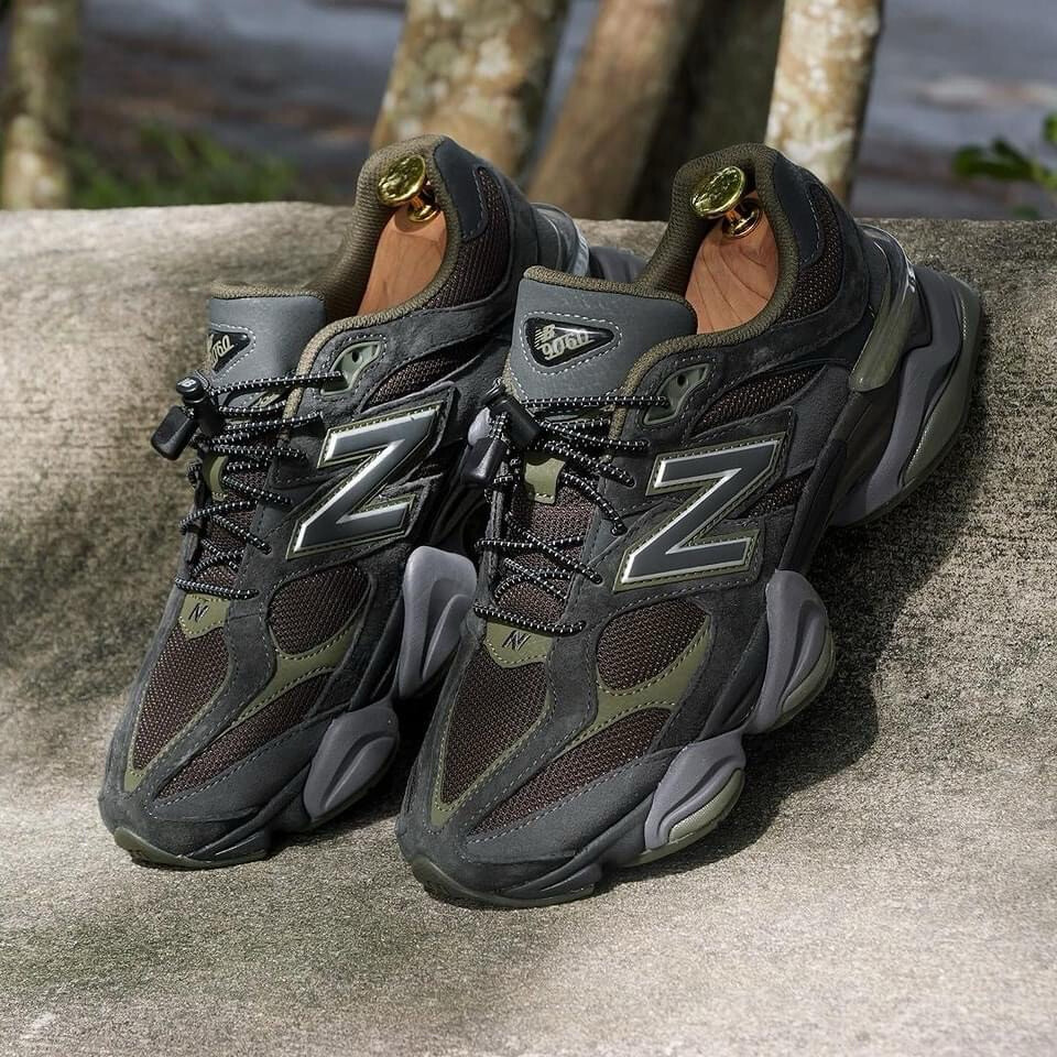 9060 “Brown Olive”