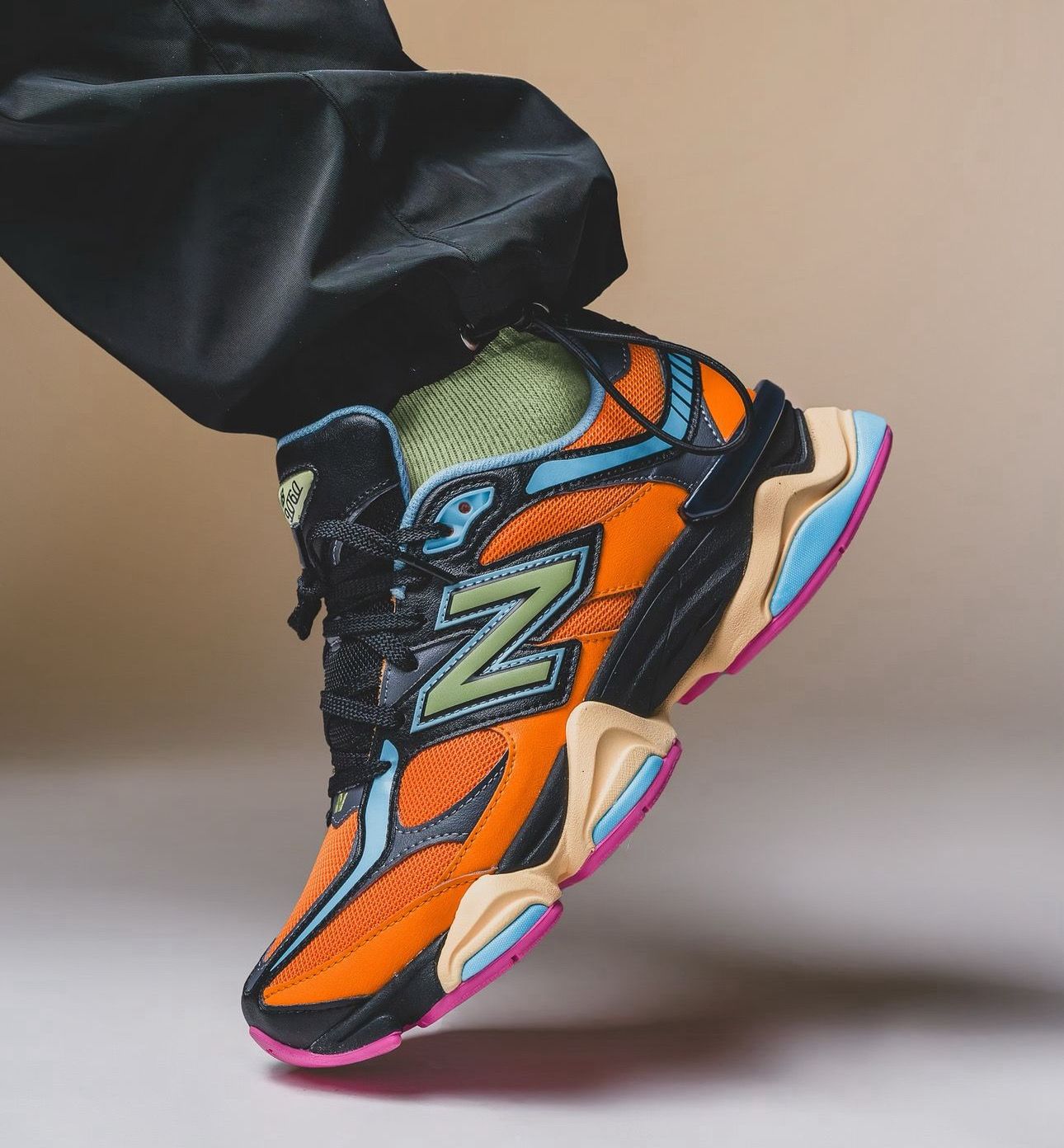 9060 “SUNGLOW”