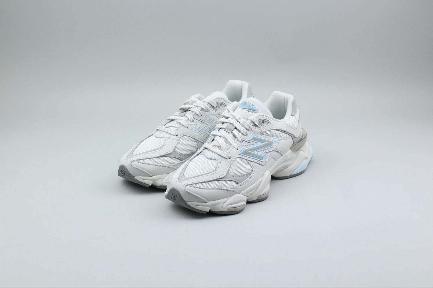 9060 &#39;Reflection Quarry Blue&#39;