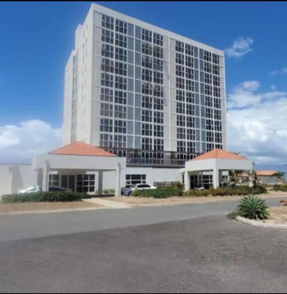 One bedroom at bayfront apt Oceanview