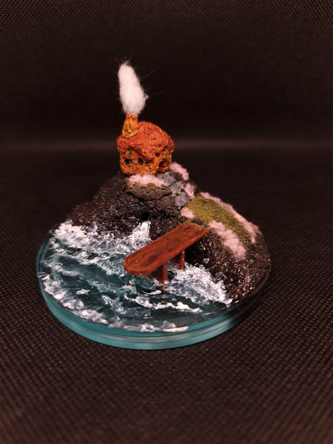 Shoreline scenic diorama