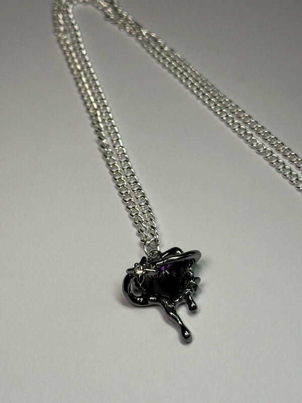 Dark Black/purple Heart Pendant💖
