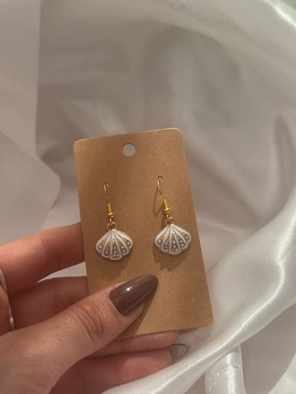 White Seashells 🐚