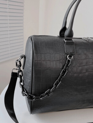 Men Chain Decor Black Leather Satchel Bag