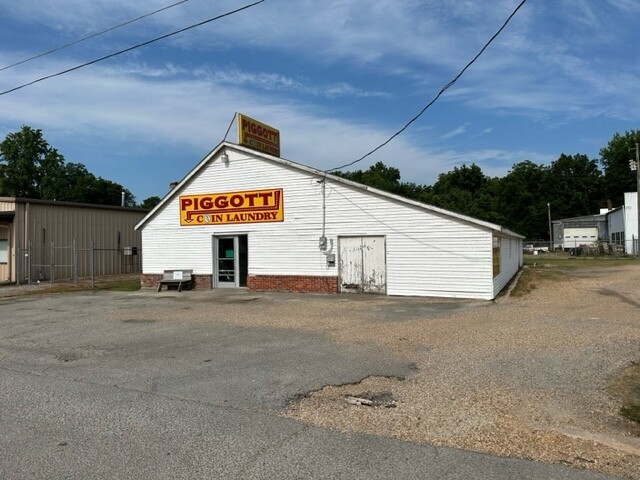 154 S. 3rd Piggott, AR 72454