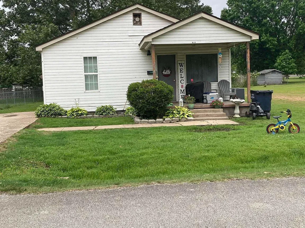 758 N. Garfield Piggott, AR 72454 758 N. Garfield Piggott, AR 72454