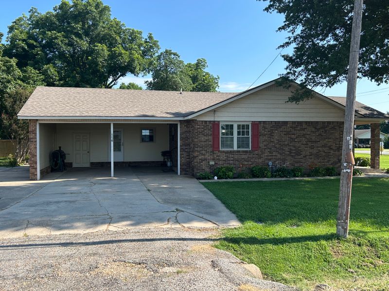 887 S. Garfield Piggott, AR 72454