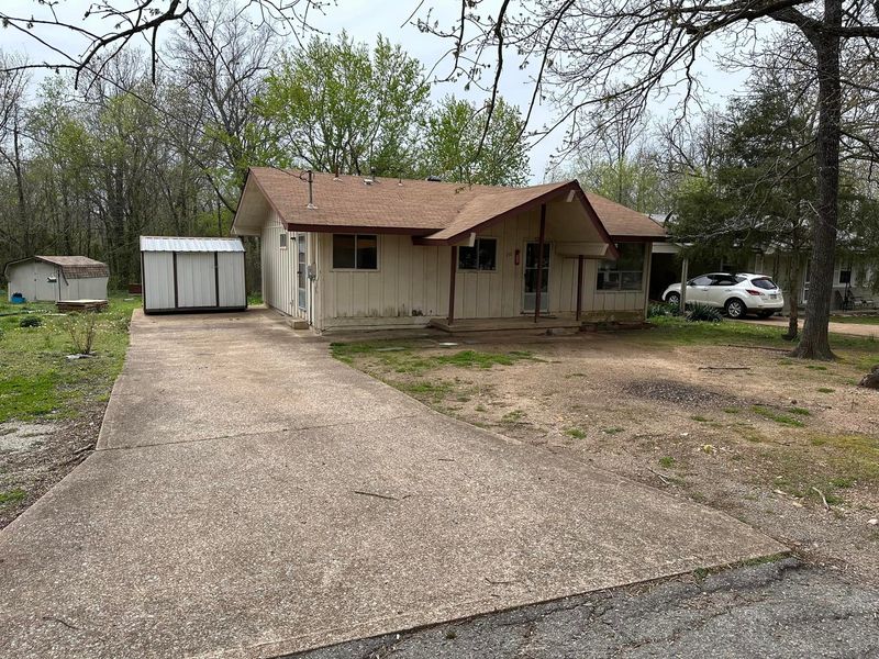 130 Hiawatha Cherokee Village, AR 72529 130 Hiawatha Cherokee Village, AR 72529