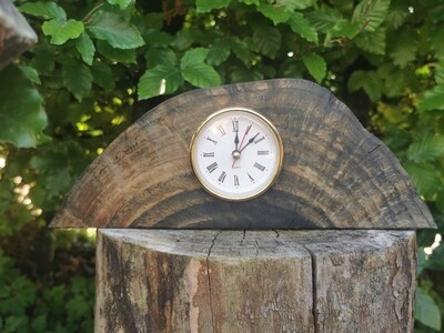 Ebonised Oak Mantel Clock: Timeless Elegance in Ebony