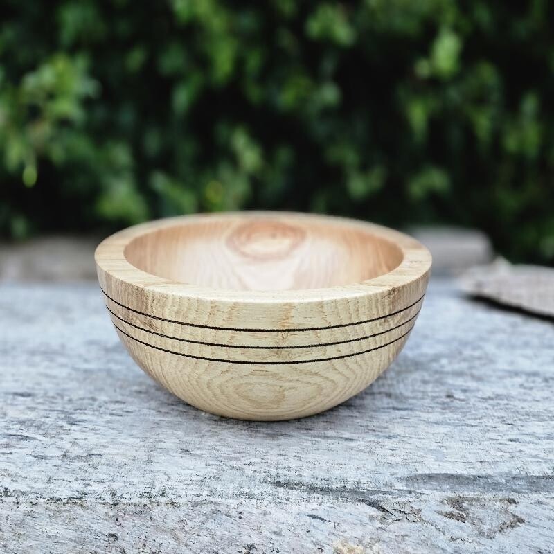 Elegance in Simplicity: Oak Wood Turned Bowl with a Three-Ring Design