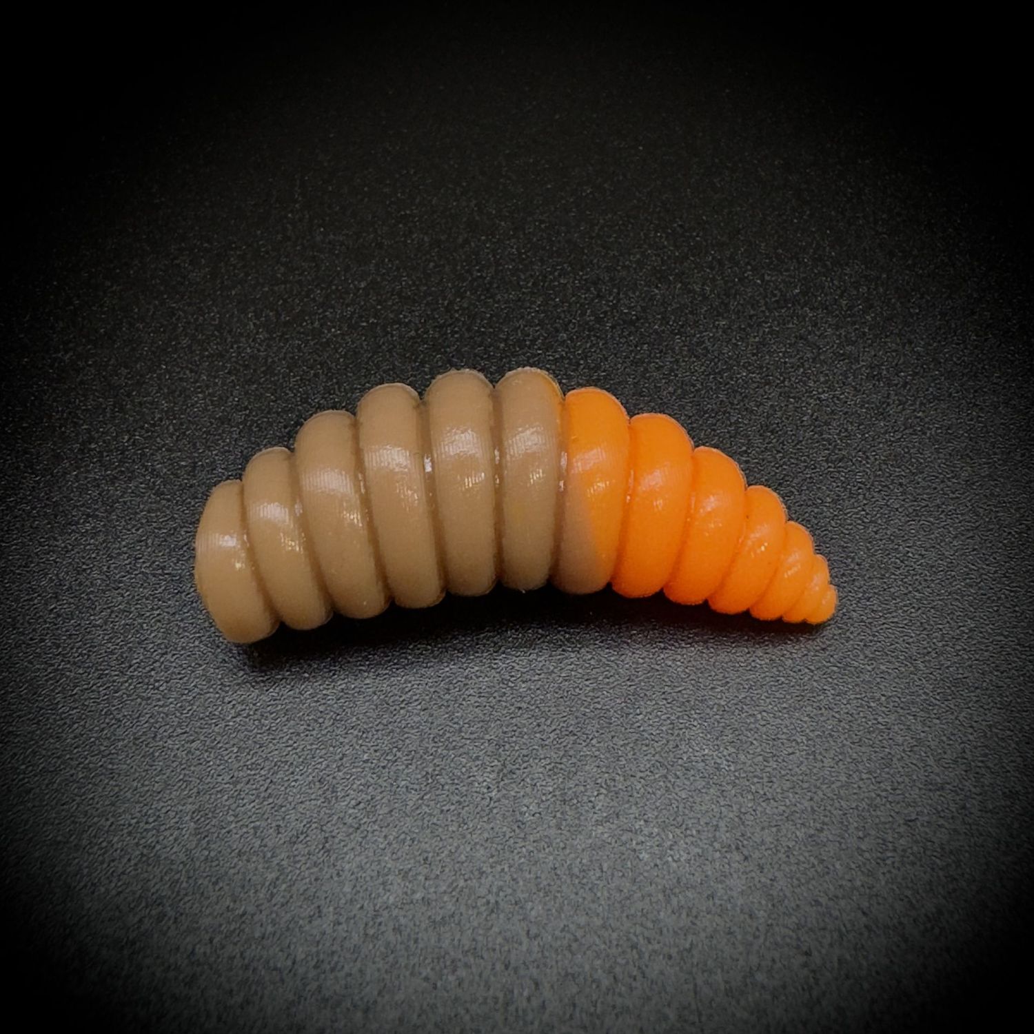 Larva XL 37mm 001 braun orange