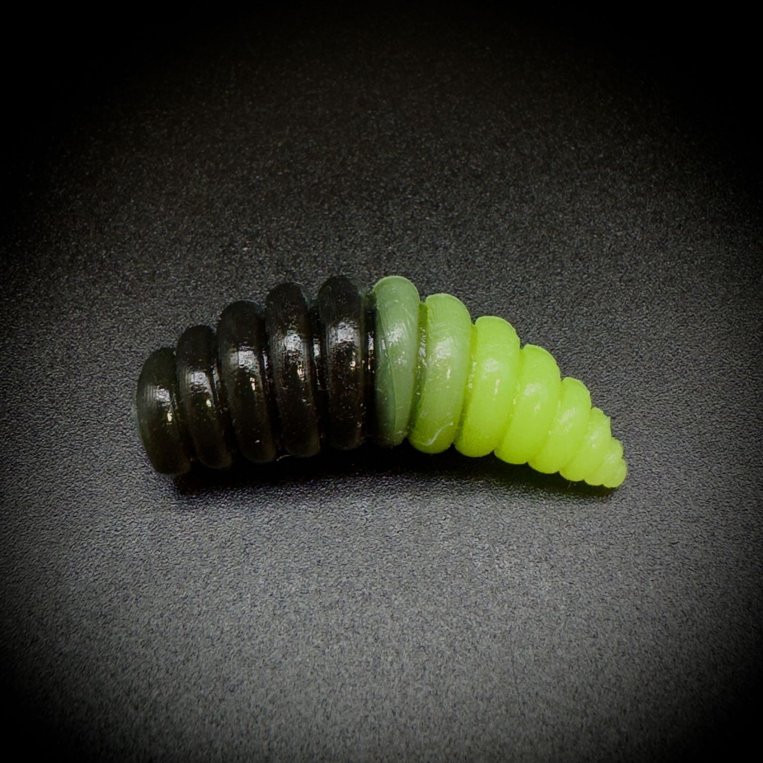 Larva XL 37mm 001 schwarz gelb