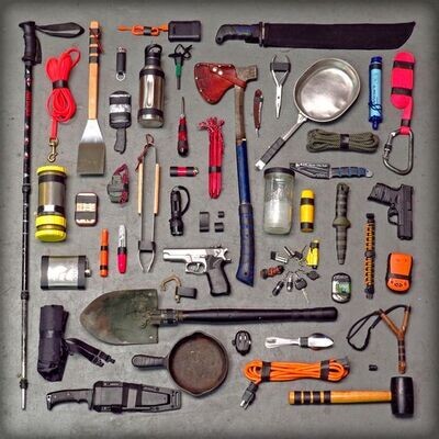 TOOLS / WEAPONS