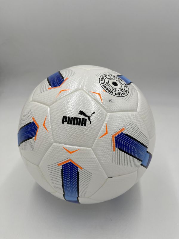 ✓ كرة قدم Puma White &amp; Blue