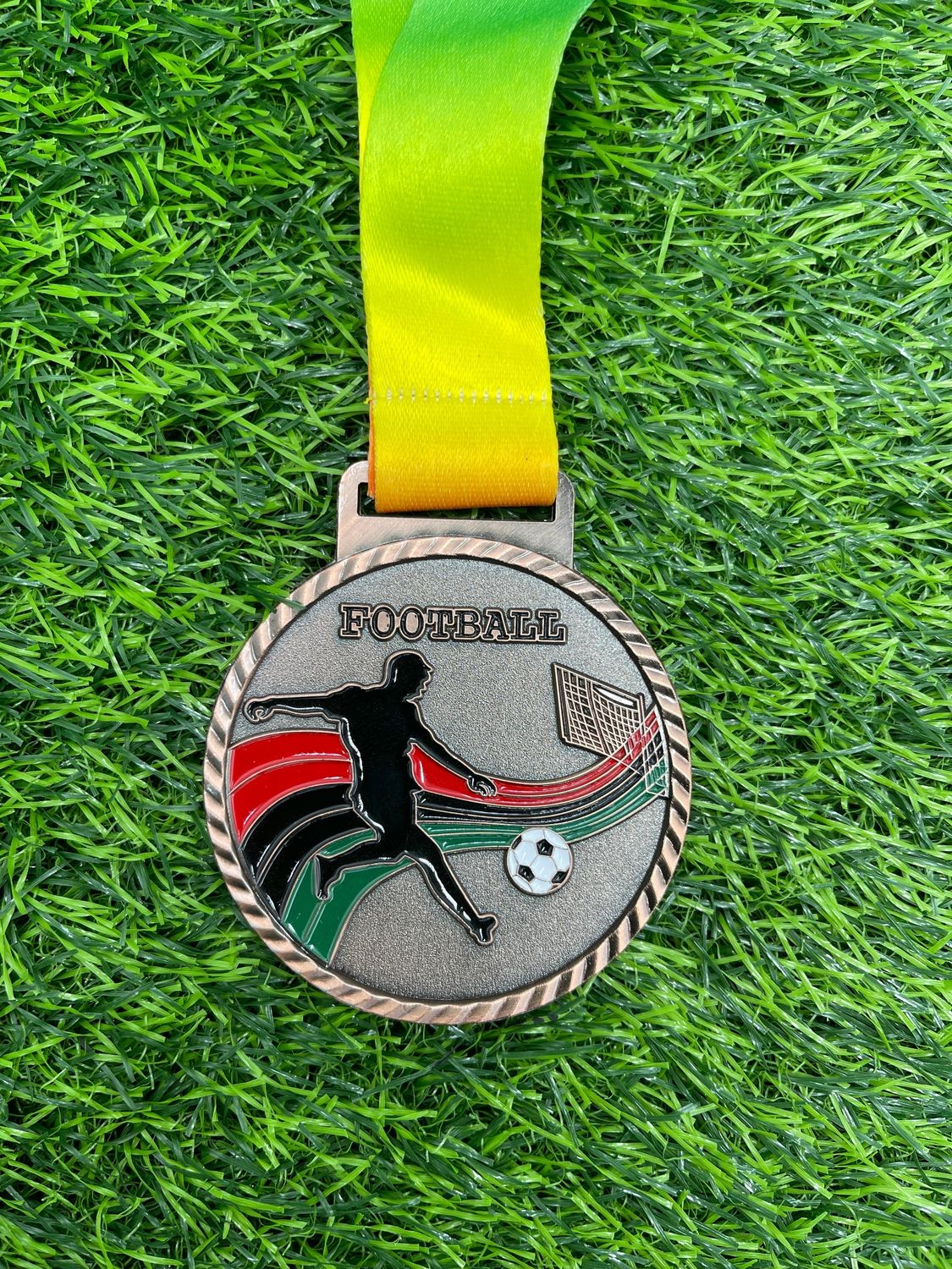 ميدالية كرة قدم برونزي 6.5cm جديد 2024 #